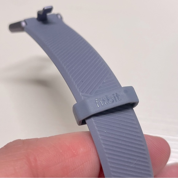 2 Fitbit Bands - Picture 3 of 6